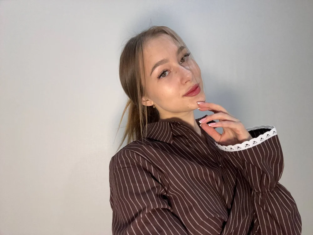 diniYeezya 现场XXX聊天