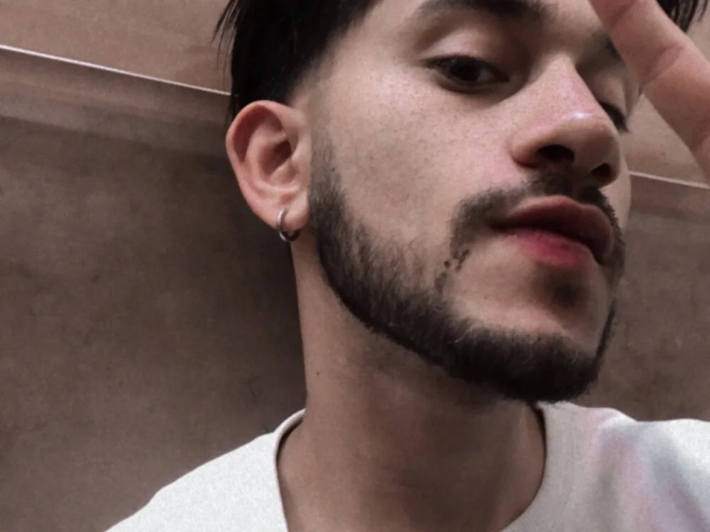 Latinbunny7779's Offline XXX Chat