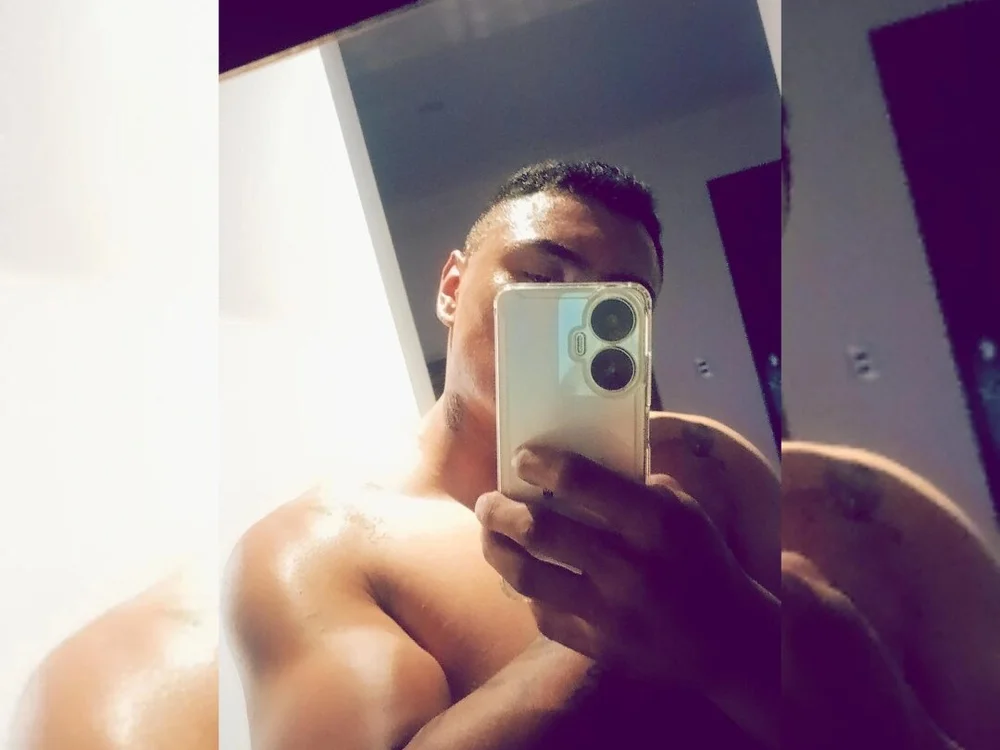 Leon_69ht's Offline XXX Chat