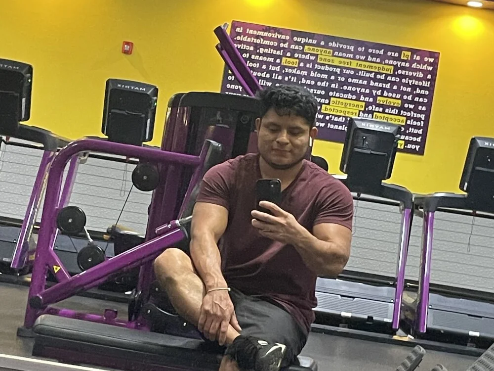 Ayyel97 Offline XXX-chat