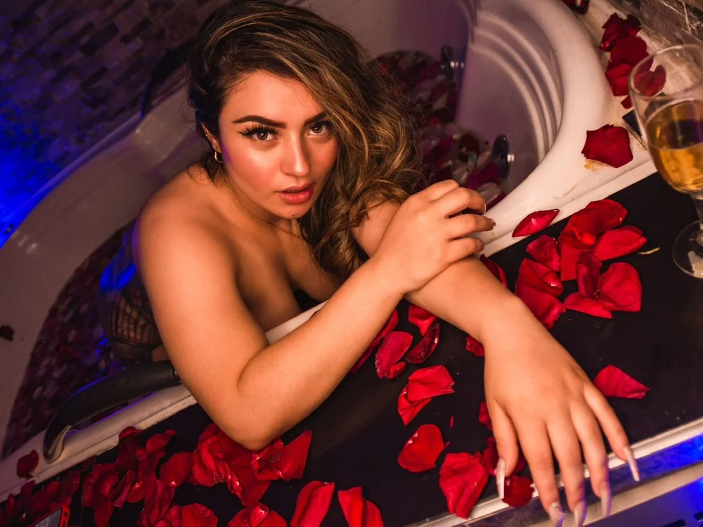 giigii_hadidd offline XXX-chat