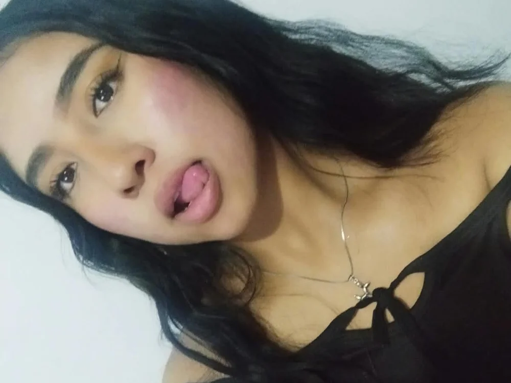 Danna__Miller_'s Live XXX Chat