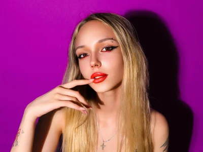 EmmaGil - Girl 