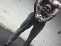 Bigpapiq Chat XXX in diretta