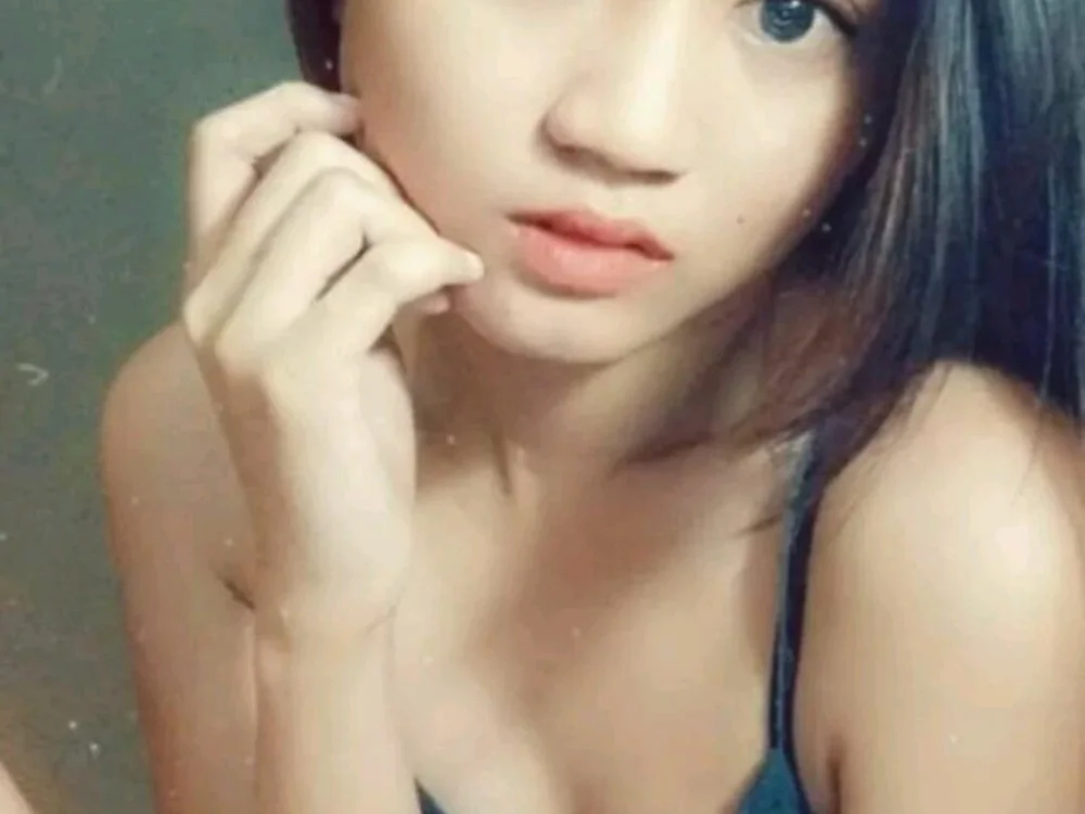 Rayya_ayy offline XXX-chatje