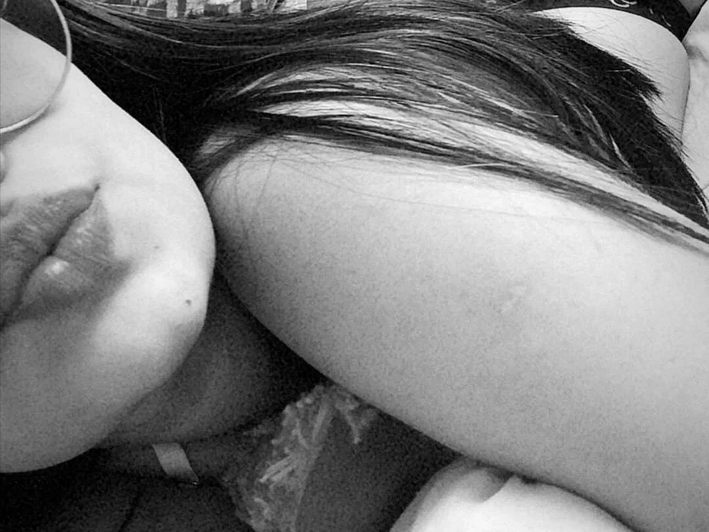 Alexsa_V Offline XXX Chat