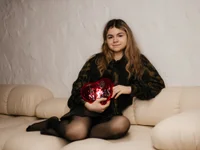 دردشة TinaRedly الجنسية المباشرة