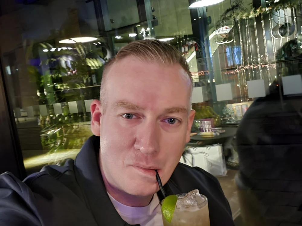 Tony187188's Offline Chat Room