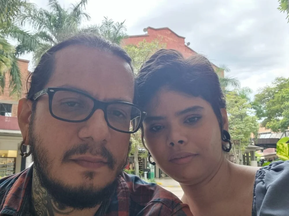CarolandJulian's Offline XXX Chat