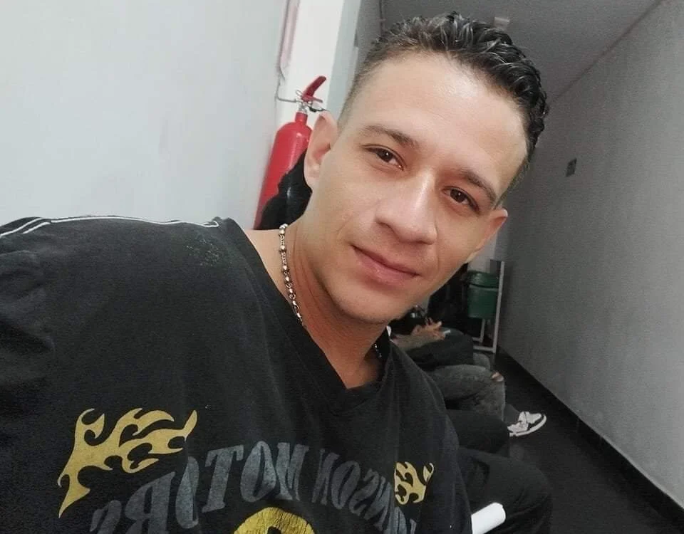 Leonard_james04 offline chatrum