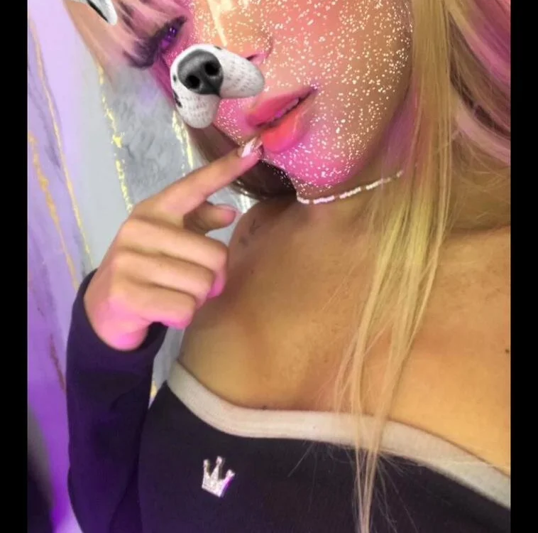 samantha_hot19n Offline XXX chat