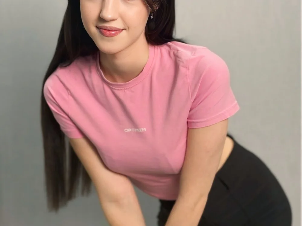 AdellaMacht's Offline XXX Chat