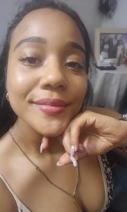 Nina_Skyy