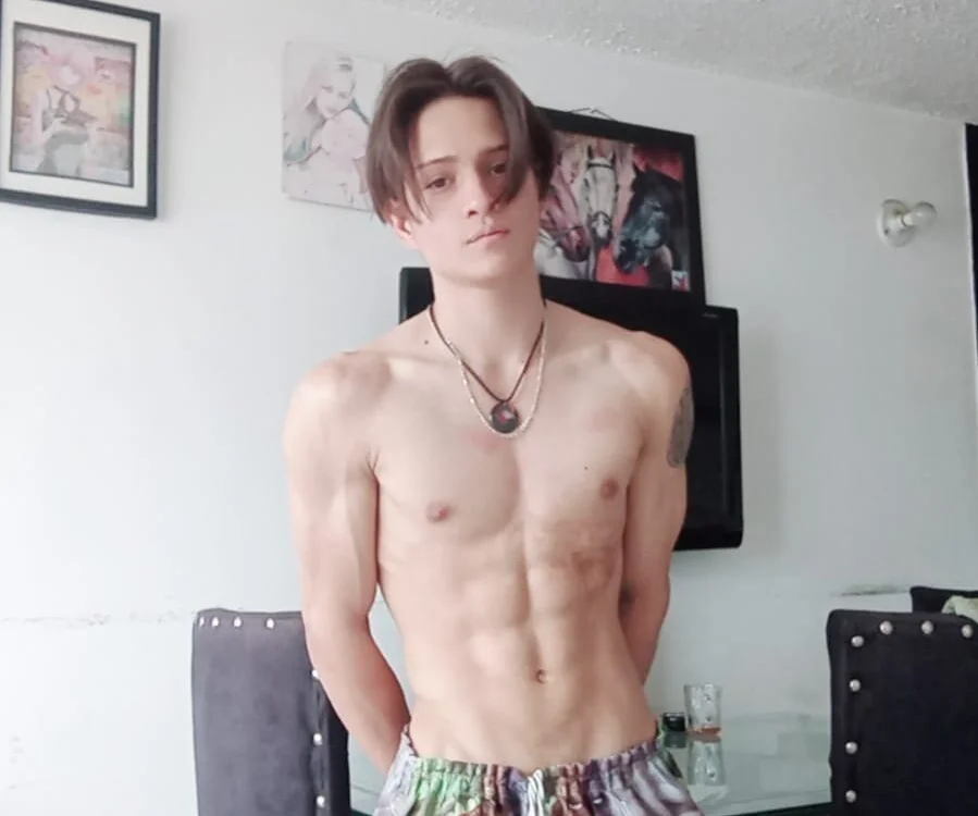 sr_jaeger Adlı Modelin Canlı XXX Sohbeti