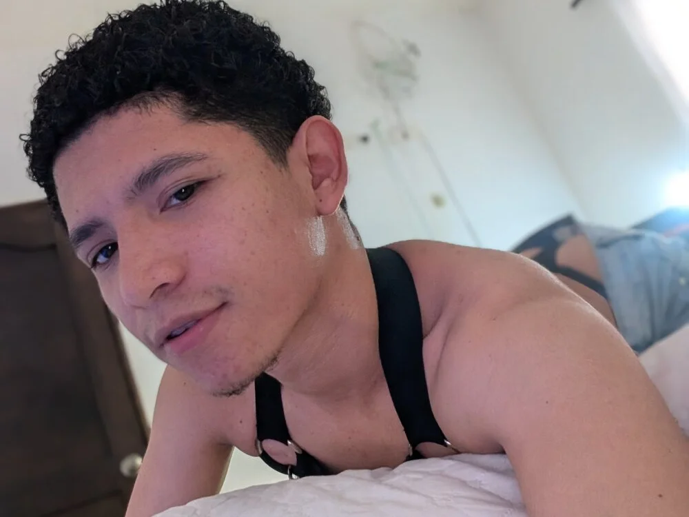 Magno_03 Chat XXX offline