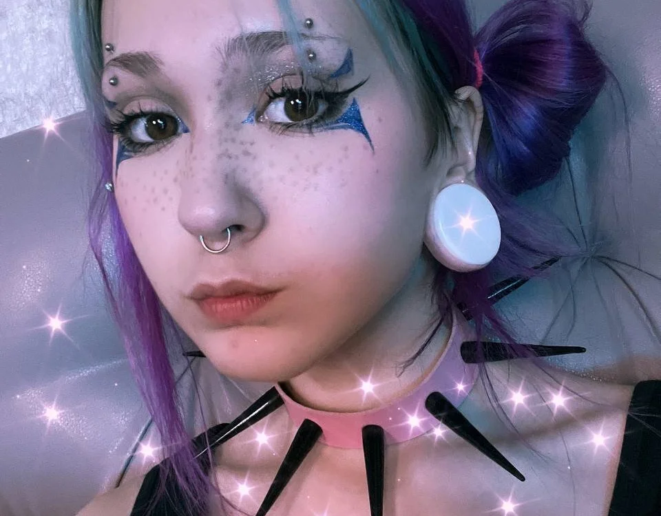 دردشة L_oly الجنسية دون اتصال