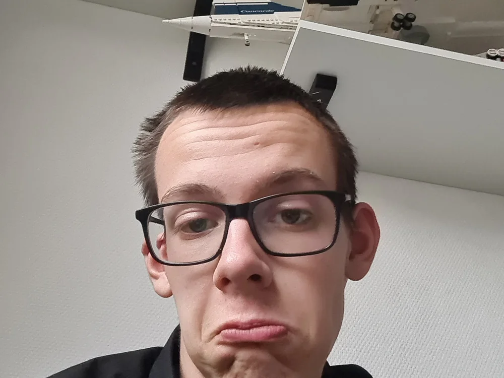 Mrgloveman offline chatrum