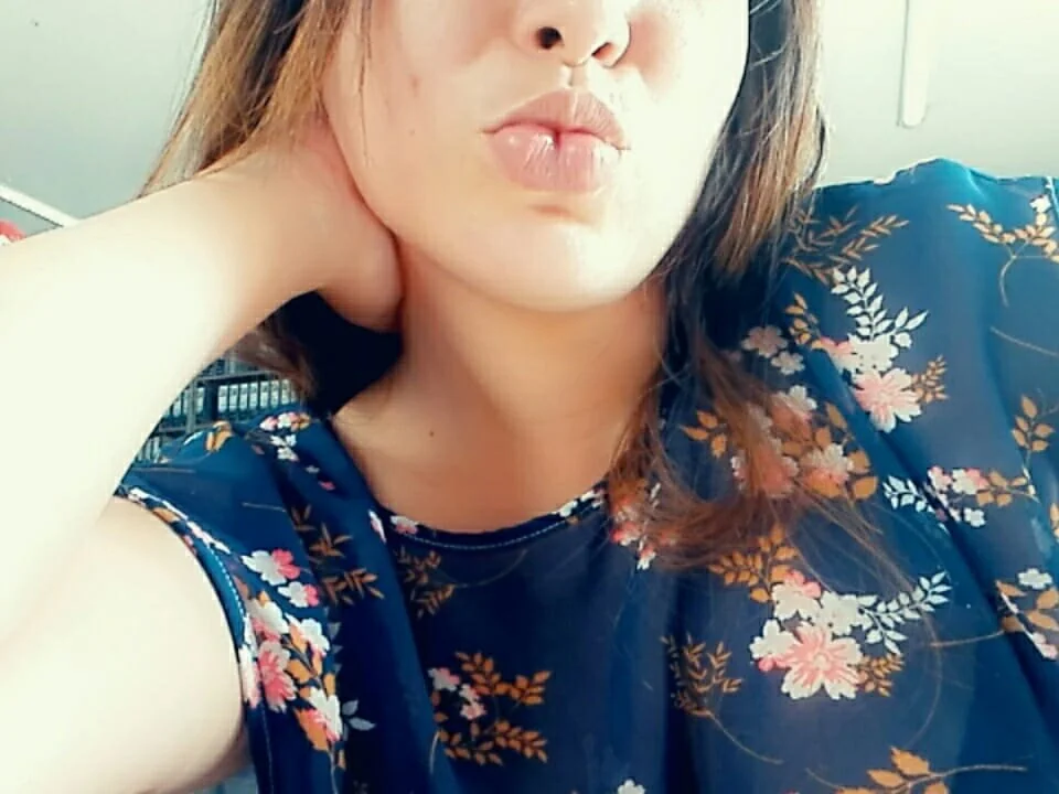 marly_charm_ Offline XXX-Chat