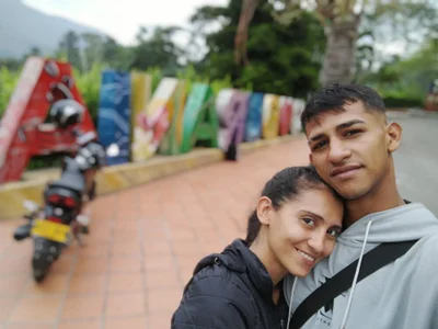 valeriaswang_Lucas profile