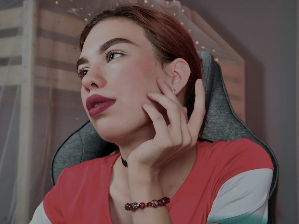 SeraphineDuskryn Offline XXX-Chat