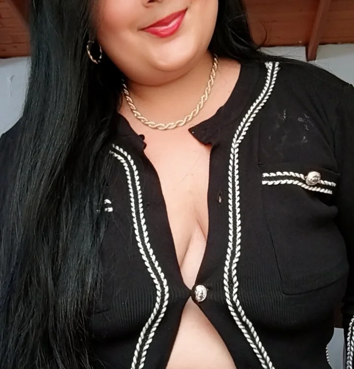 carlaBBW__'s Offline Chat Room
