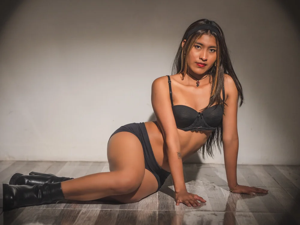 Jherelin_Yuliza's Offline XXX Chat