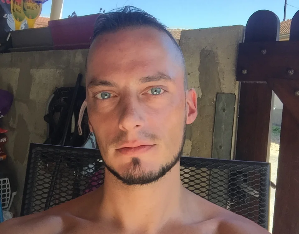 DecauxAurelien Offline XXX Chat