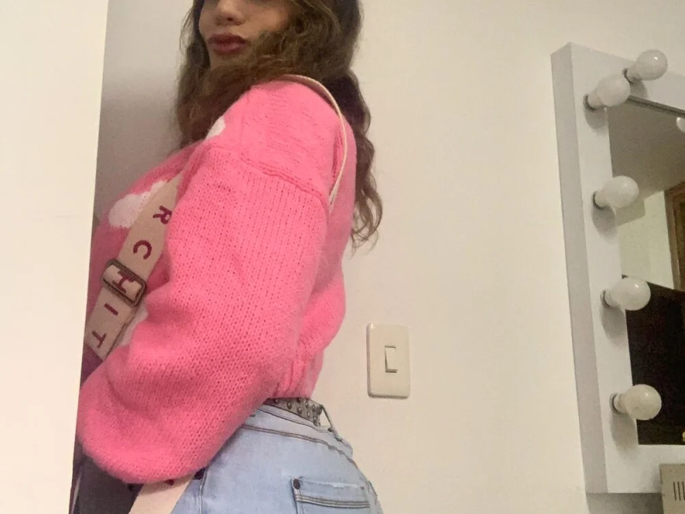 Melany_BigAss1 Obrolan XXX Offline