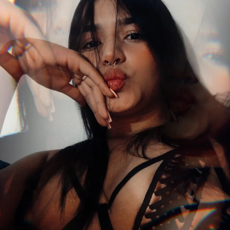 laurel_swet's Offline XXX Chat