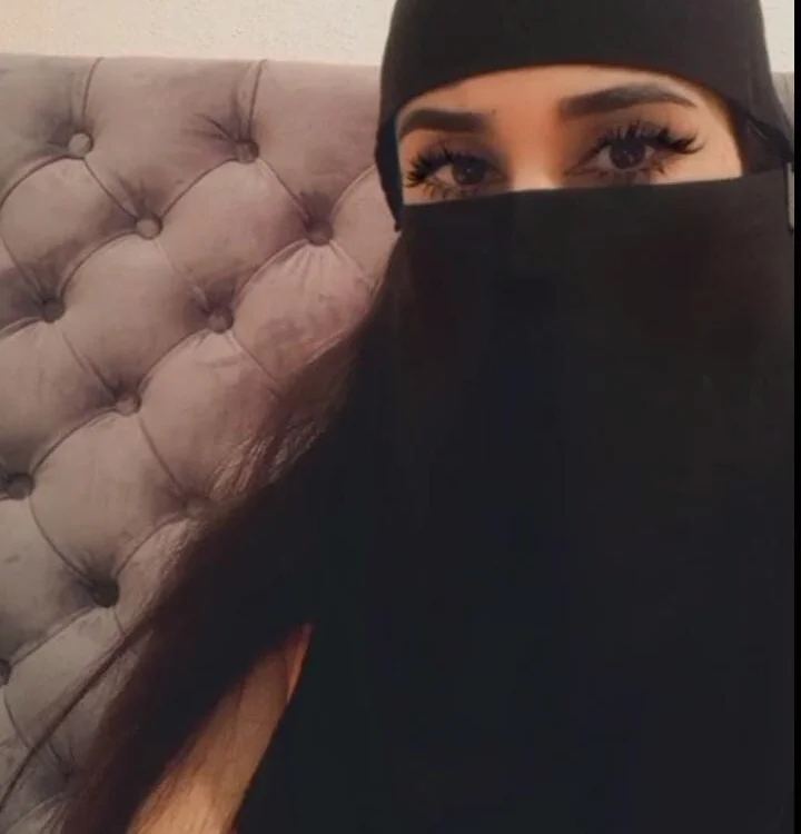 rremase_monroee76 Offline XXX-chat