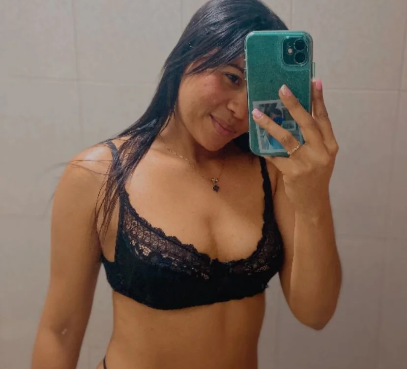 adhara_angelss' Offline XXX Chat