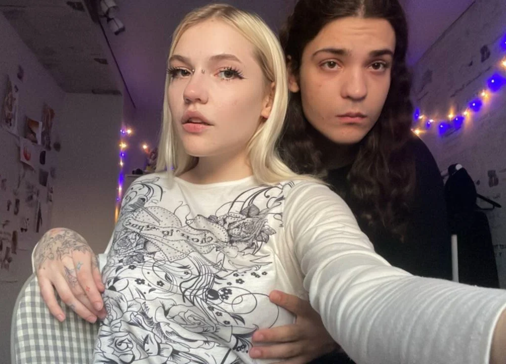 KarolinaAndMichael's Offline Chat Room