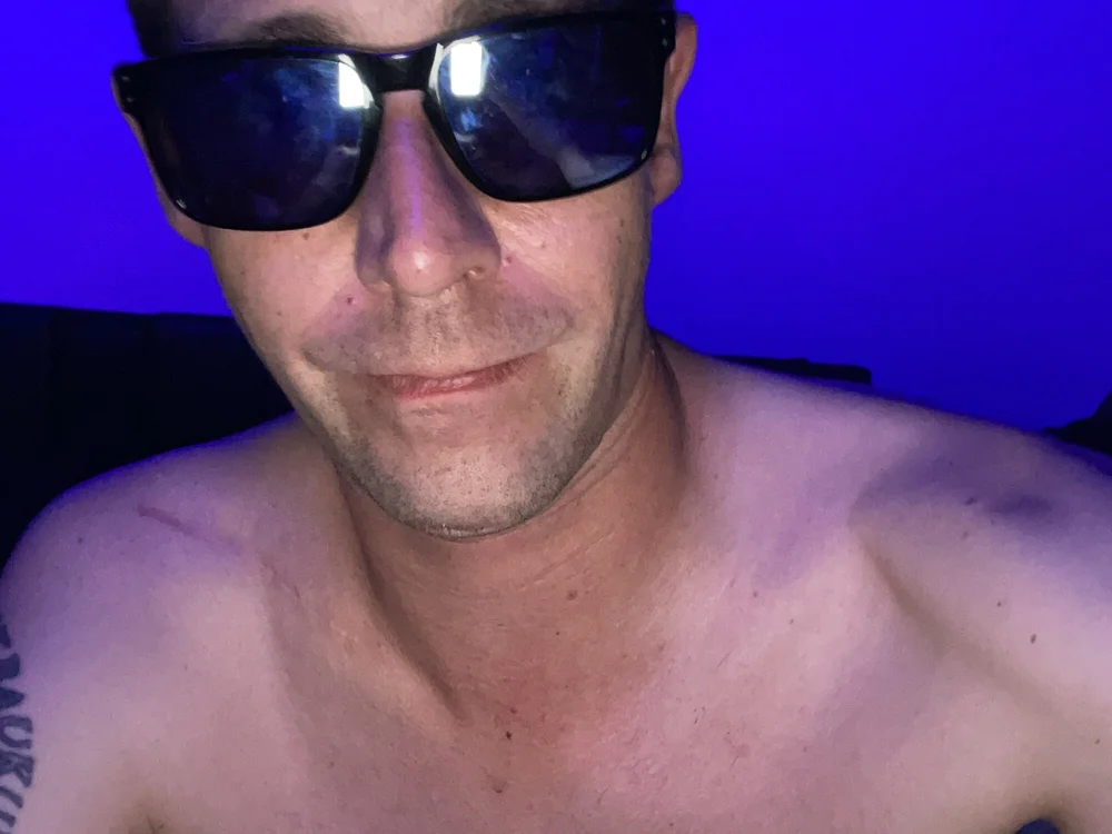 schwanzen69's Offline Chat Room