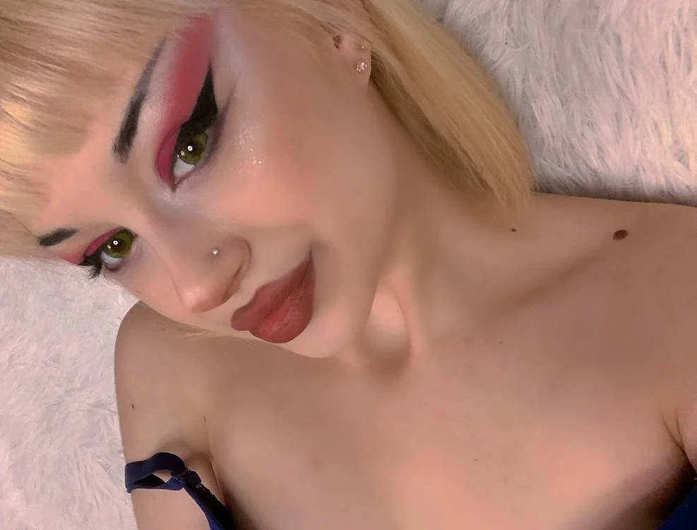 barbi_quelin's Offline XXX Chat