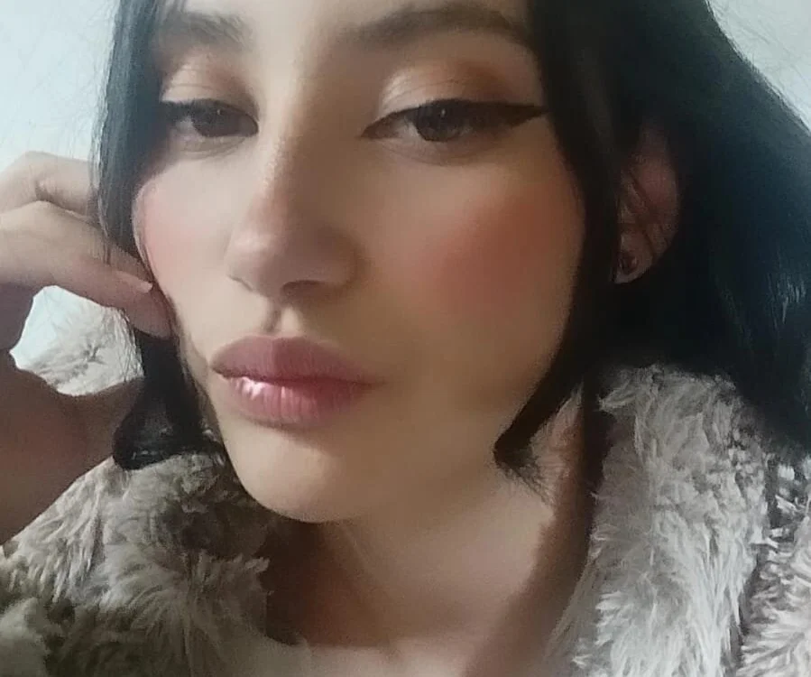 LizzMoon_as Adlı Modelin Çevrimdışı Sohbet Odası