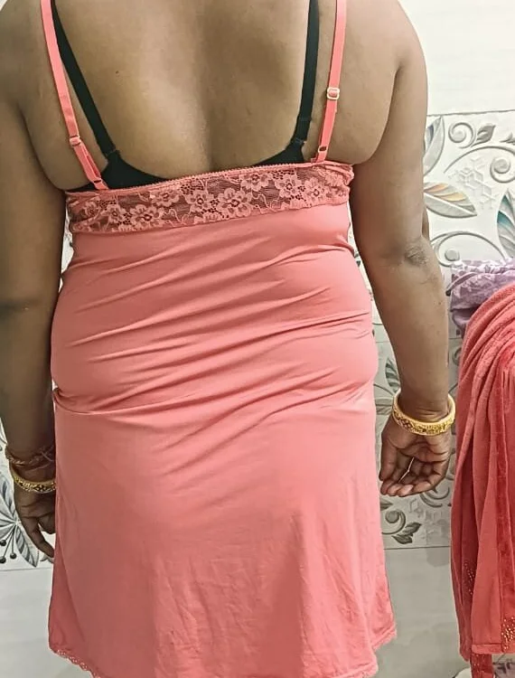Hotty-arohi offline chatrum