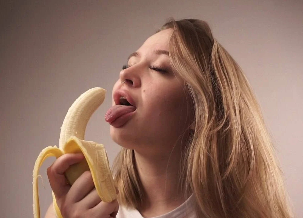 Offline XXX chat modela low_signal