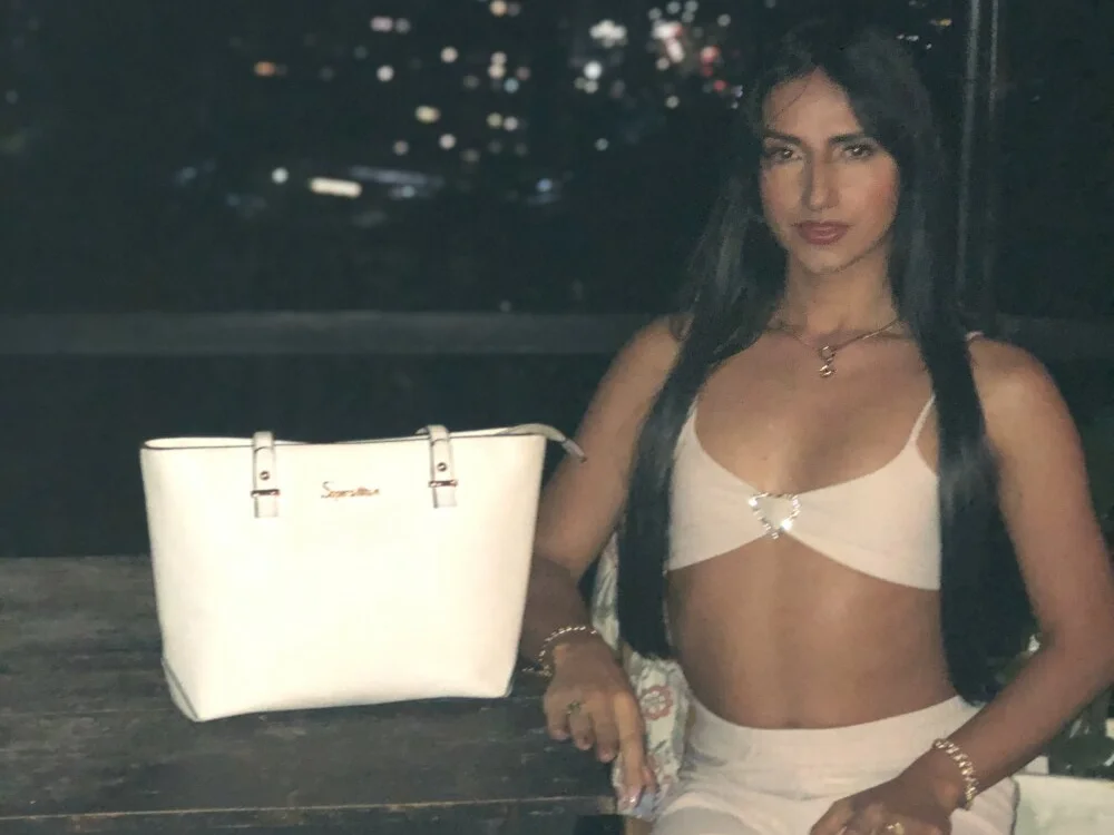 Miss_Karla1 Obrolan XXX Offline