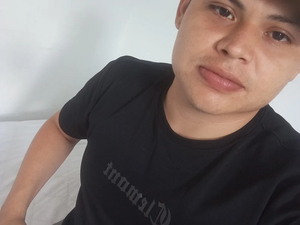 luishh2's Offline Chat Room