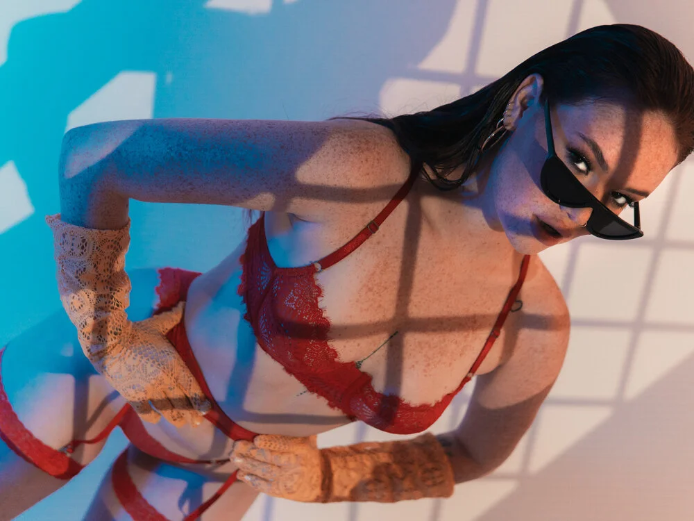 CorinneRusso: συνομιλία ΧΧΧ εκτός σύνδεσης