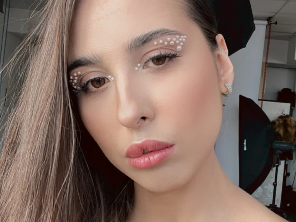 alisaaa77leila's Offline Chat Room