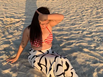 Hornyblaire18 live profile
