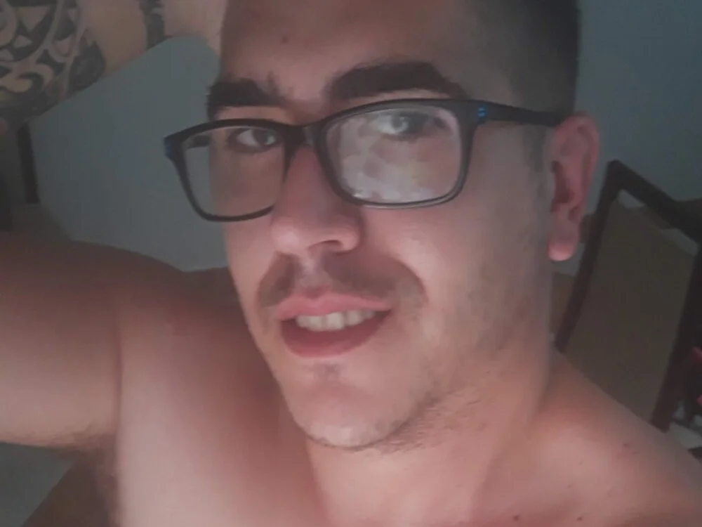 Alex3009 Chat XXX offline