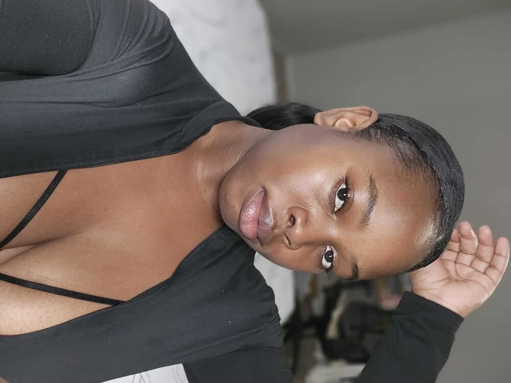 Chat XXX offline de CreamyCookiee