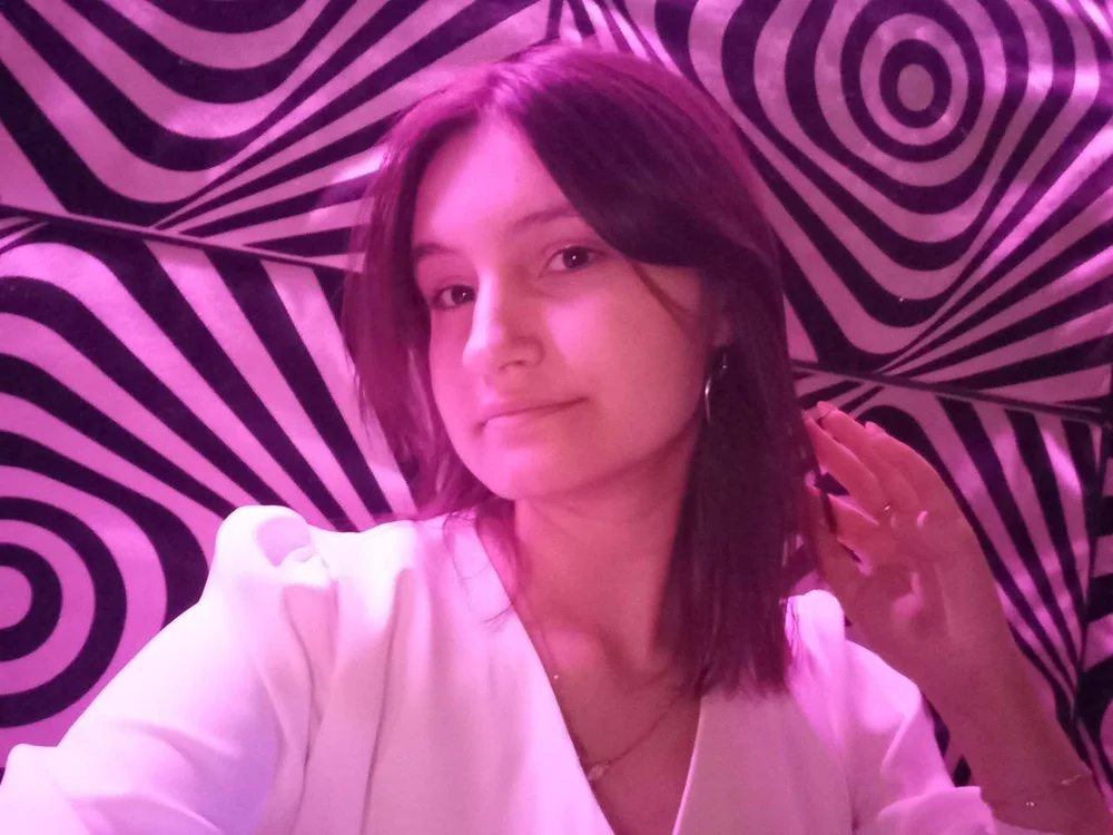 MiaMarkussen's Offline Chat Room