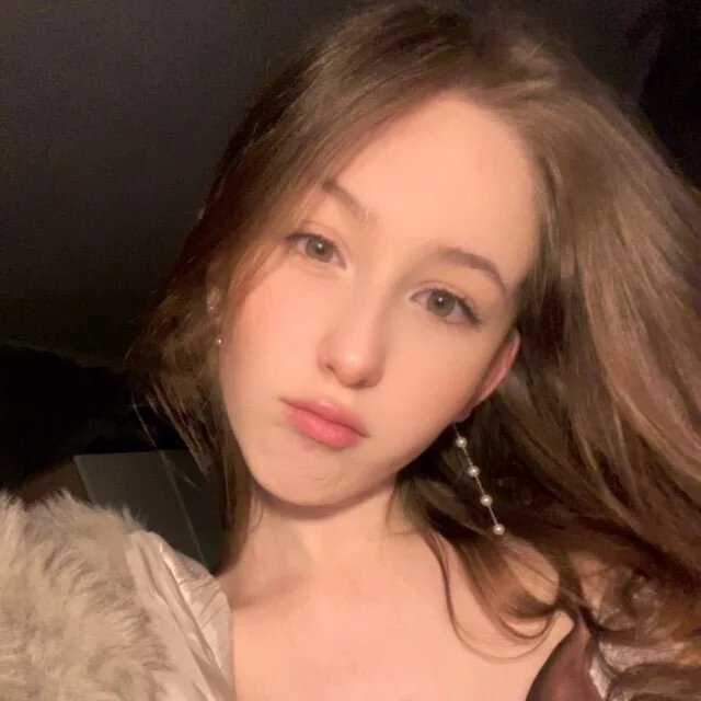 miacuteess' Offline Chat Room