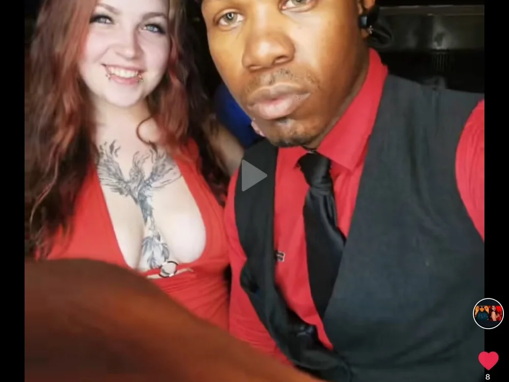 Zayda_Foxxiity69's Offline XXX Chat