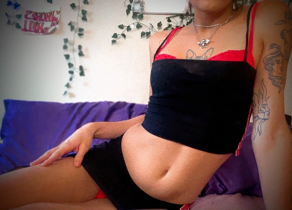 HottieFrmHell97 offline chatrum