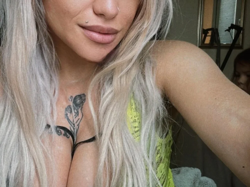 Bblonds1's Offline Chat Room