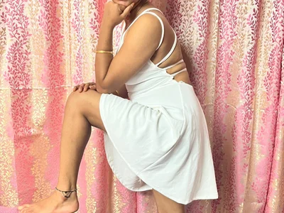 DesireSoma_08_ Female Squirtindian Free Webcam Strip